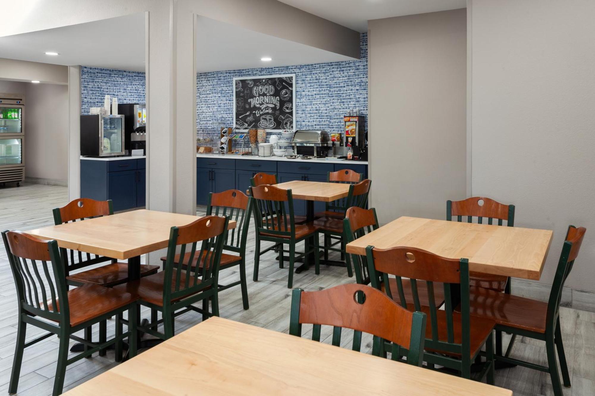 Americinn By Wyndham Eagle River Downtown Екстер'єр фото