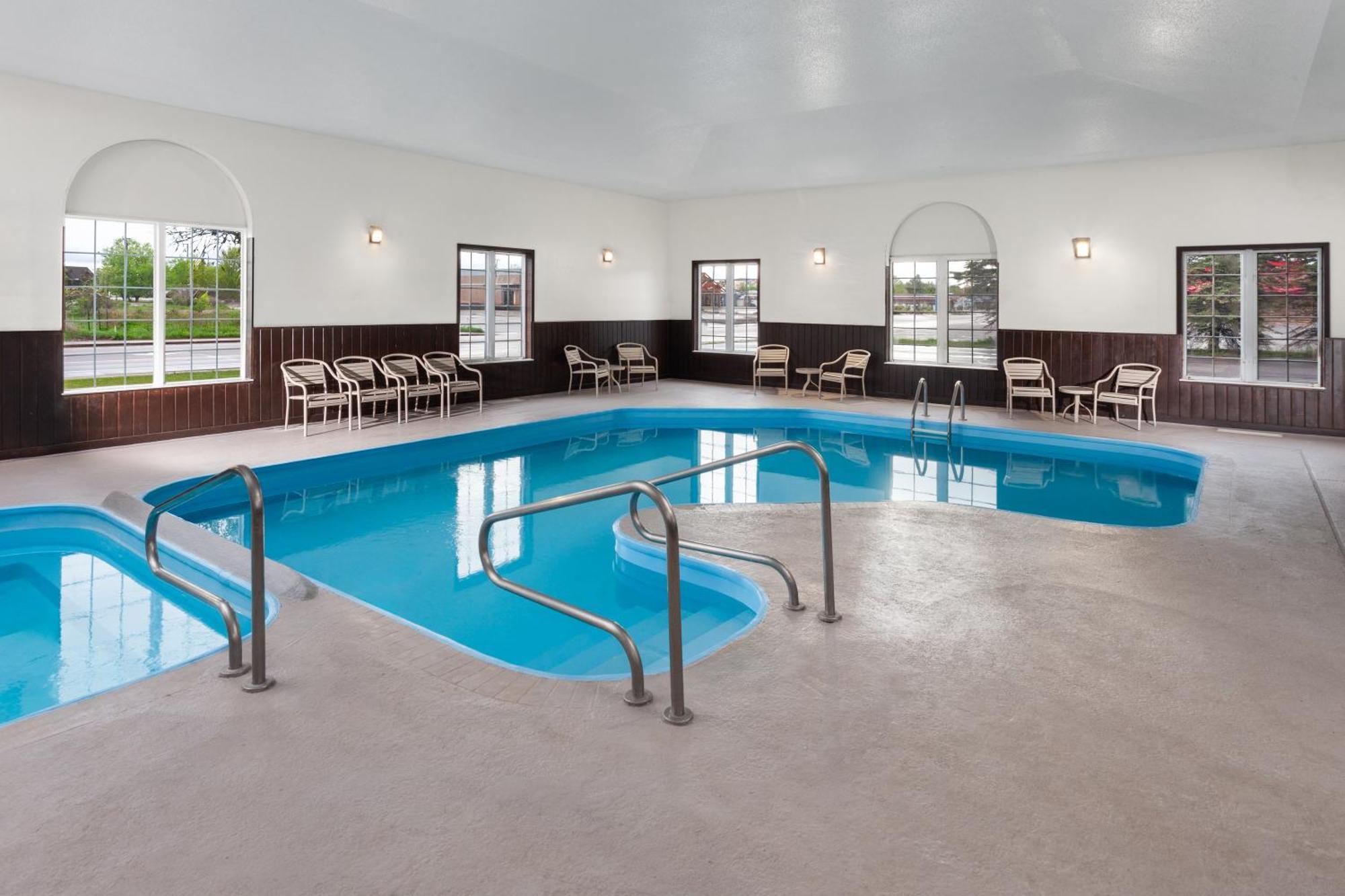 Americinn By Wyndham Eagle River Downtown Екстер'єр фото