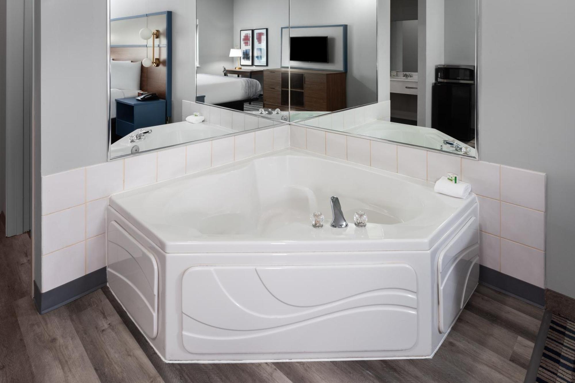 Americinn By Wyndham Eagle River Downtown Екстер'єр фото