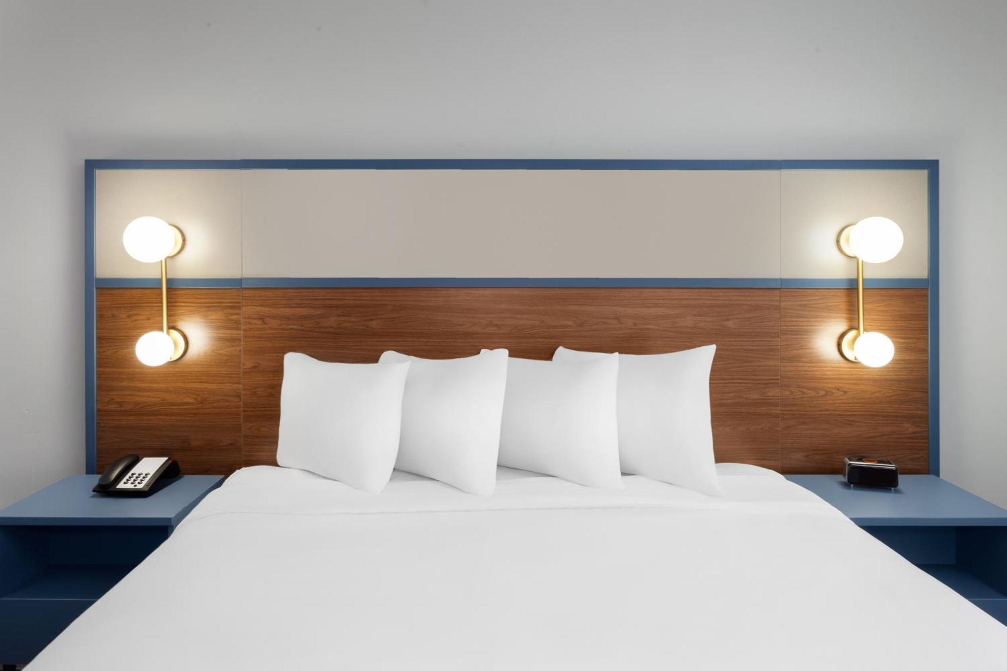 Americinn By Wyndham Eagle River Downtown Екстер'єр фото
